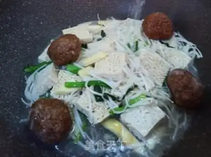 Make Frozen tofu, gold and mushrooms step 3