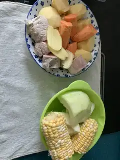 Make Pumpkin apple soup step 1