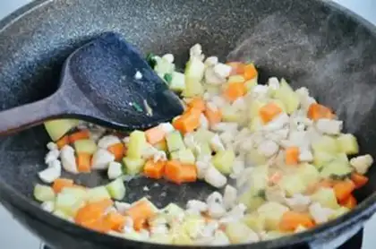 Make curry potato chicken step 2