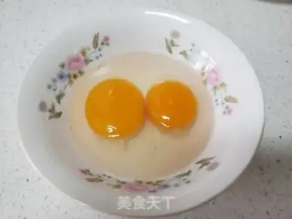 Make Cricket fried goose eggs step 2
