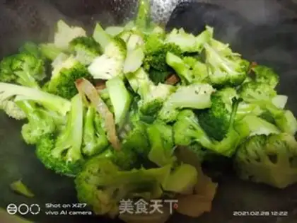 Make ♪ Burn the broccoli ♪ step 3