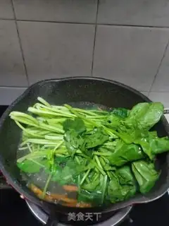 Make Spinach with cashew nuts step 2