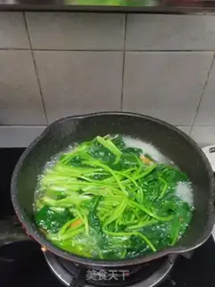 Make Spinach with cashew nuts step 3