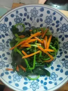 Make Spinach with cashew nuts step 4