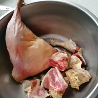 Make The red duck leg step 0