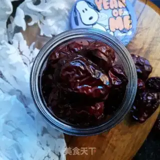 Make Three steamed red dates step 6