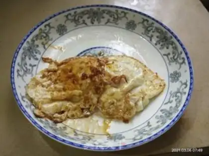 Make Fried eggs step 4