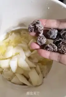 Make Pear soup step 1