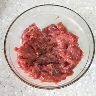 Make Golden pins and mushroom beef step 1