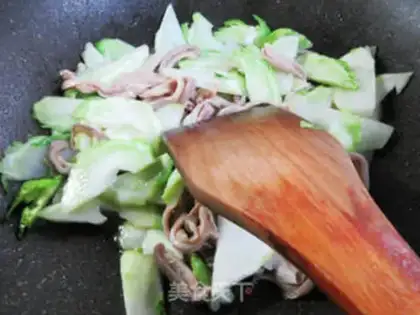 Make Piggy belly step 5