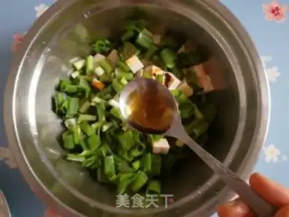 Make Spicy little onions with tofu step 5
