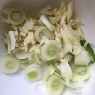 Make Celery green pepper and pork step 2