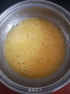 Make Garlic fried eggs step 2