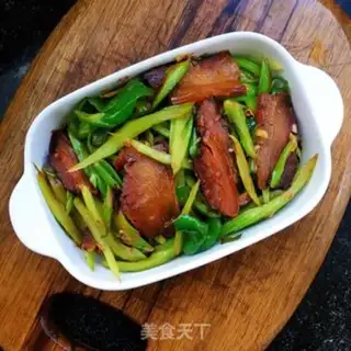 Make Celery green pepper and pork step 9