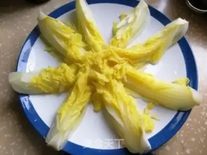 Make Garlic fan dolls step 4