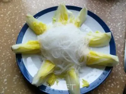 Make Garlic fan dolls step 7