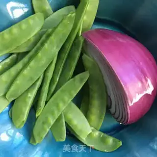 Make Onion wood with Dutch beans step 0