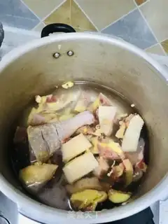 Make Carrot corn chicken soup step 1