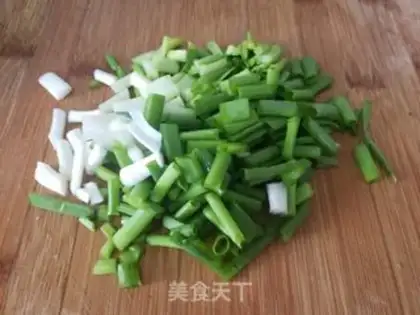 Make Onion fried goose eggs step 0