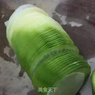 Make Sweet pepper and fruit radish step 1