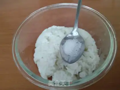 Make A salsa and rice cake step 1