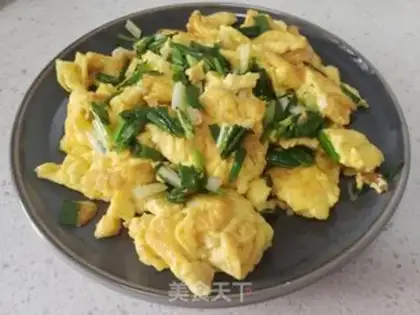 Make Onion fried goose eggs step 5