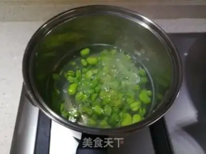 Make Bean petal gravy soup step 2