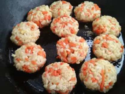 Make A salsa and rice cake step 6
