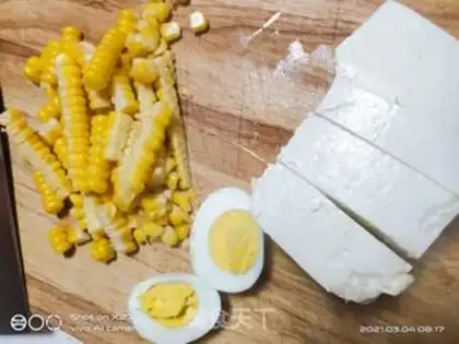 Make Tofu shrimp corn salad step 4