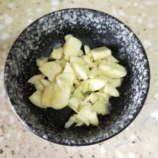 Make Clear the red potato leaves step 2