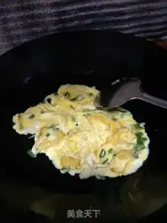 Make Tomato fried eggs step 2