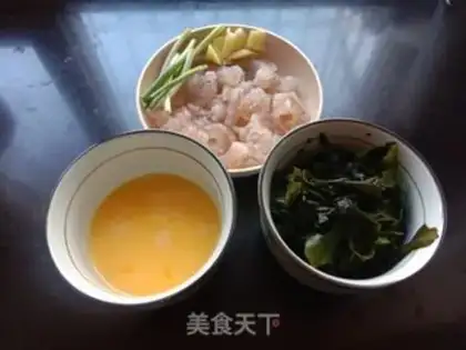 Make Egg shrimp dress with soup step 0