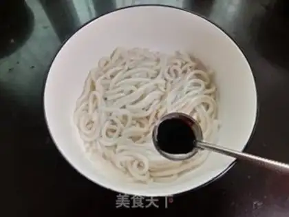 Make Sesame sauce and rice powder step 3