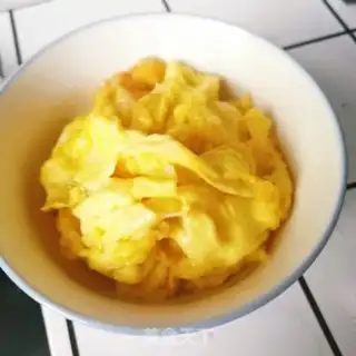 Make Scrambled eggs step 4