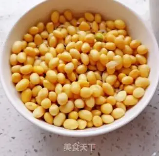 Make Battery soy soup step 1