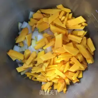 Make Culler pineapple pumpkin juice step 3