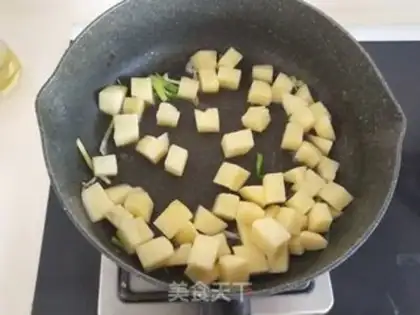 Make Dry-burned potatoes and chicken step 6