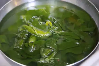 Make The kimono and the cuisine soup step 2