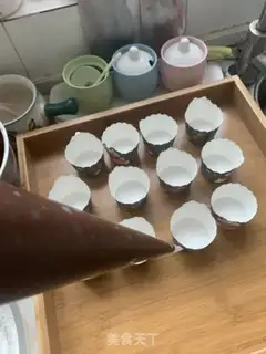 Make Coco cupcakes step 6