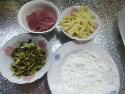 Make Pickles and swirling meat soup step 0