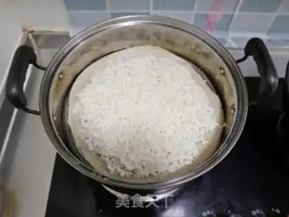 Make Scrambling of mushroom beef step 1