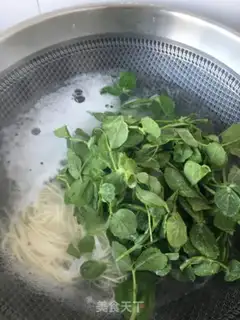 Make Sweet peas with hot chicken noodles step 10