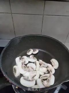 Make Mushrooms steamed yellowfish step 4