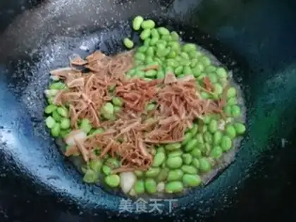 Make The soybeans fried the leaves step 2