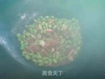 Make The soybeans fried the leaves step 3