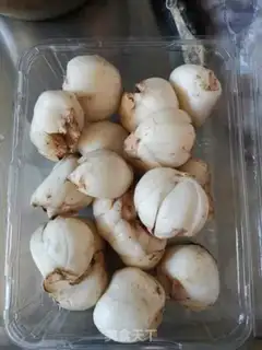 Make Fresh lilies for chicken chests step 0