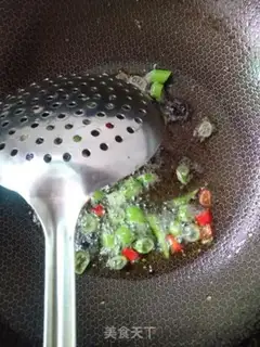 Make Green peppers and eggs step 2