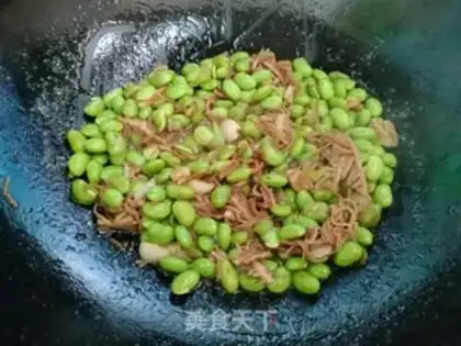 Make The soybeans fried the leaves step 6