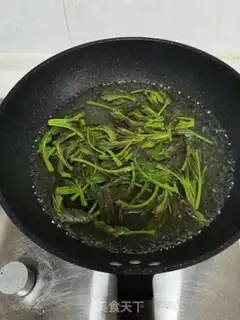 Make Fried eggs step 3