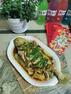 Make Mushrooms steamed yellowfish step 11